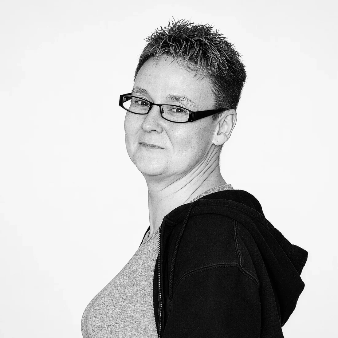 Porträt von Nadja Neugebauer, kaufmännische Assistenz und Organisation.