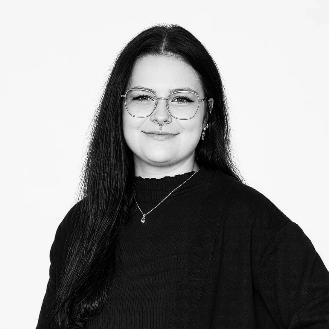 Porträt von Norah Kretschmer, Produktmanagement, Kommunikation und Vertrieb.